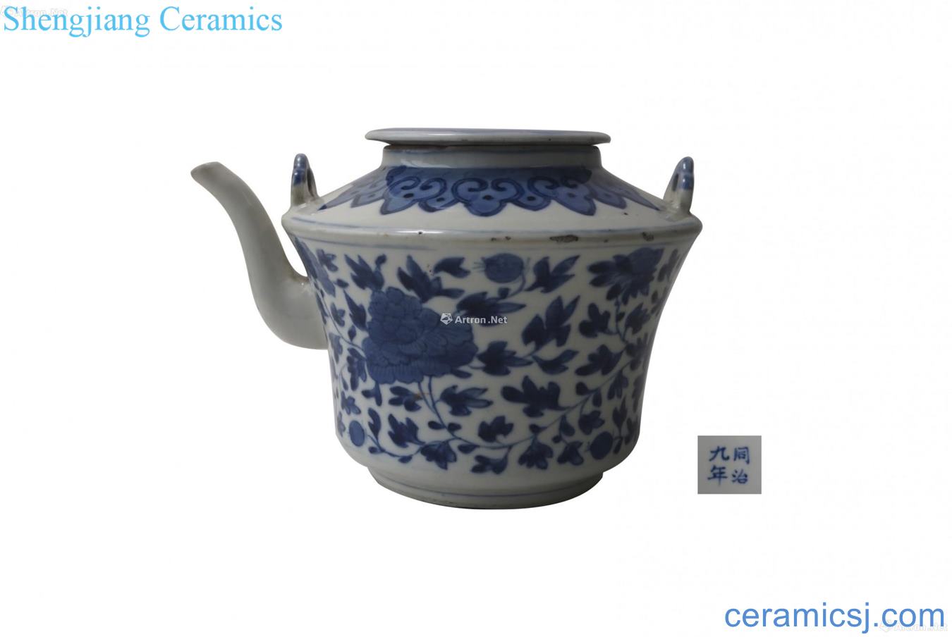 Blue and white peony girder admiralty pot