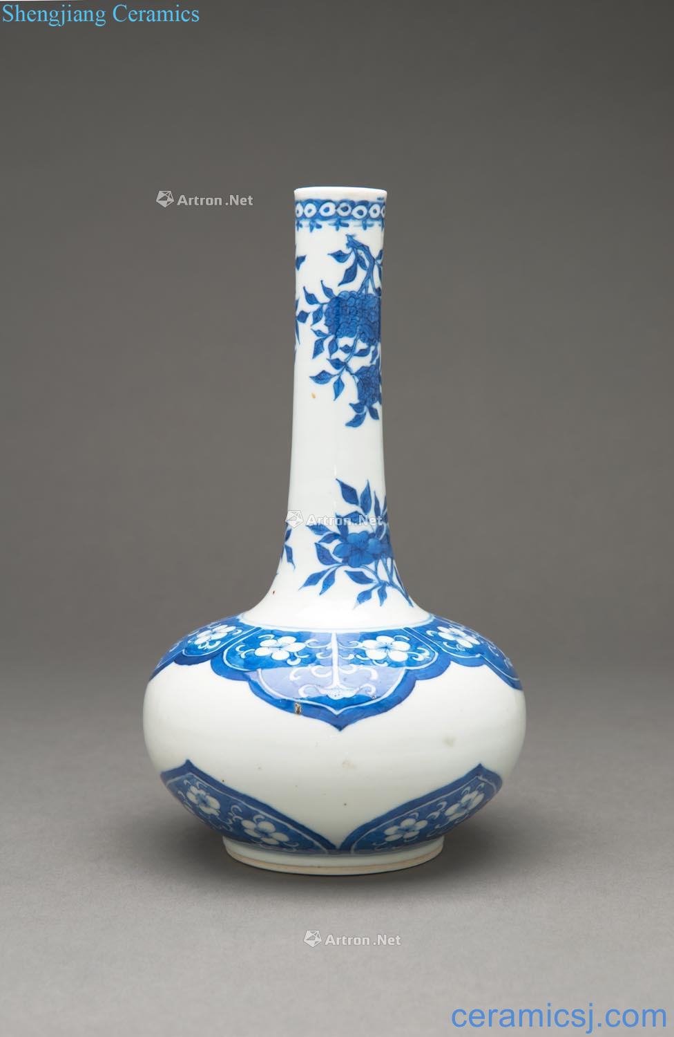 Kangxi (1662-1722) blue and white length to diameter bottle