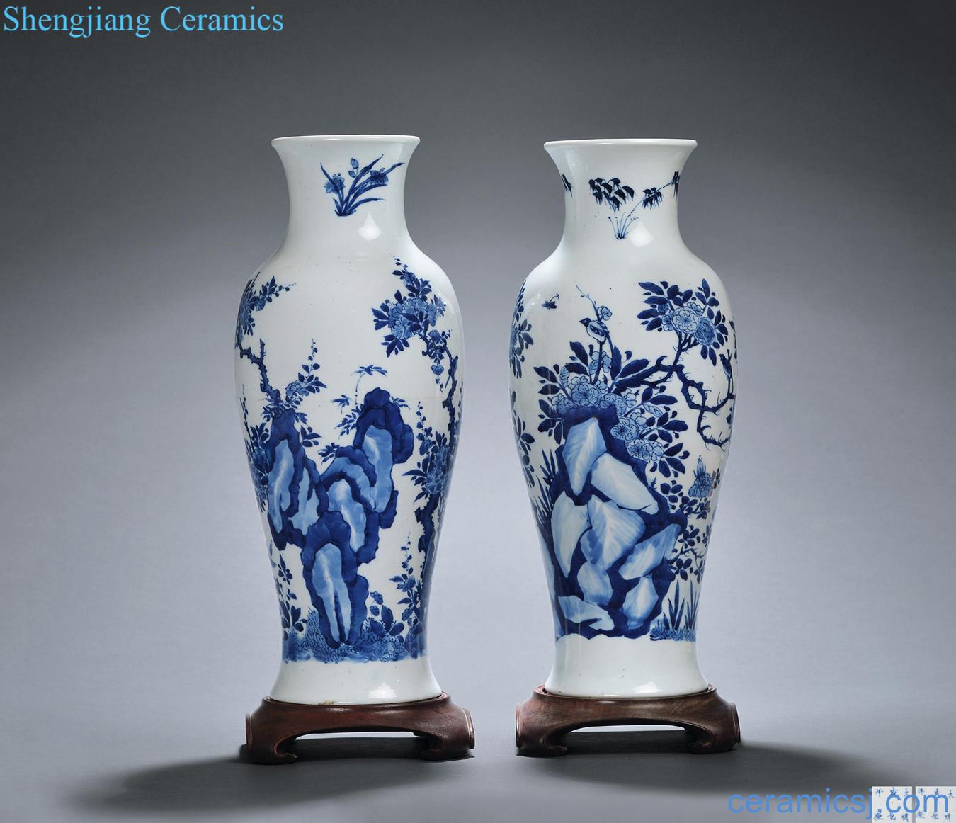 The qing emperor kangxi Blue and white hole stone flower grain bottle (two)