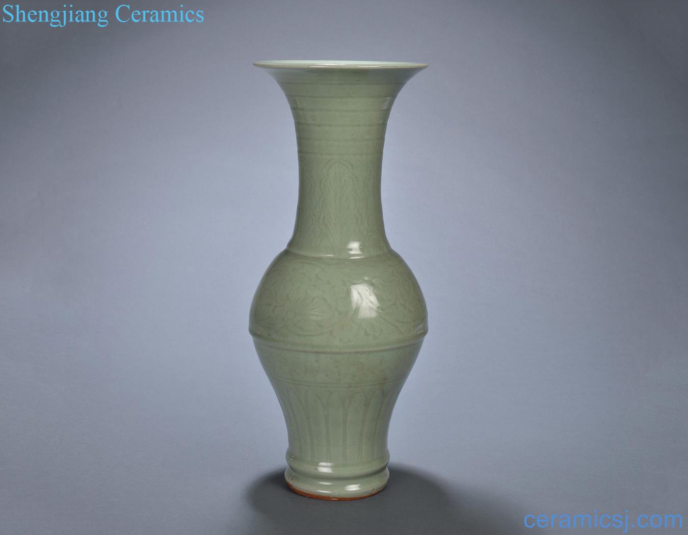 Ming Longquan print string lines flower vase with flowers