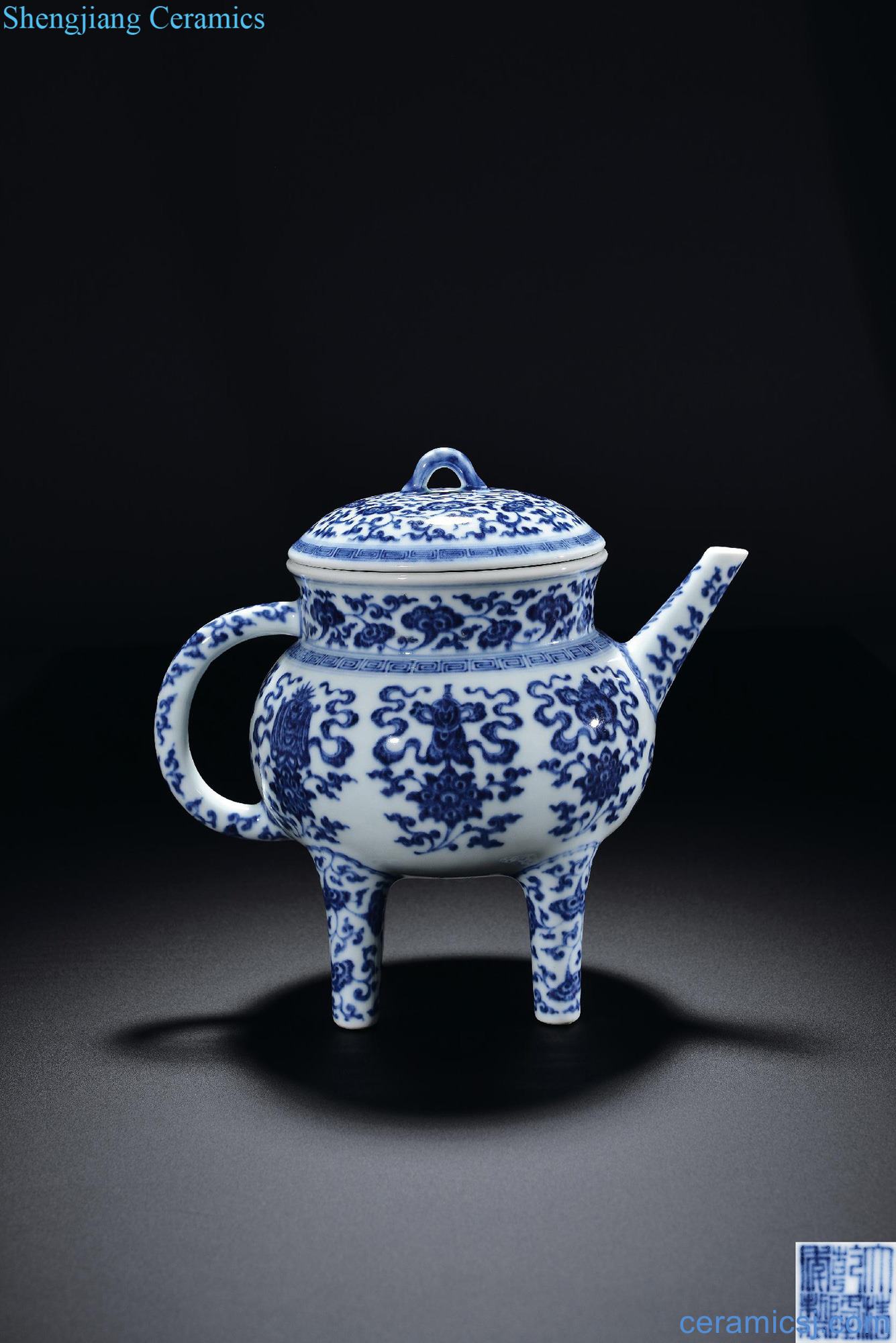 Qing qianlong Eight auspicious He pot of blue and white