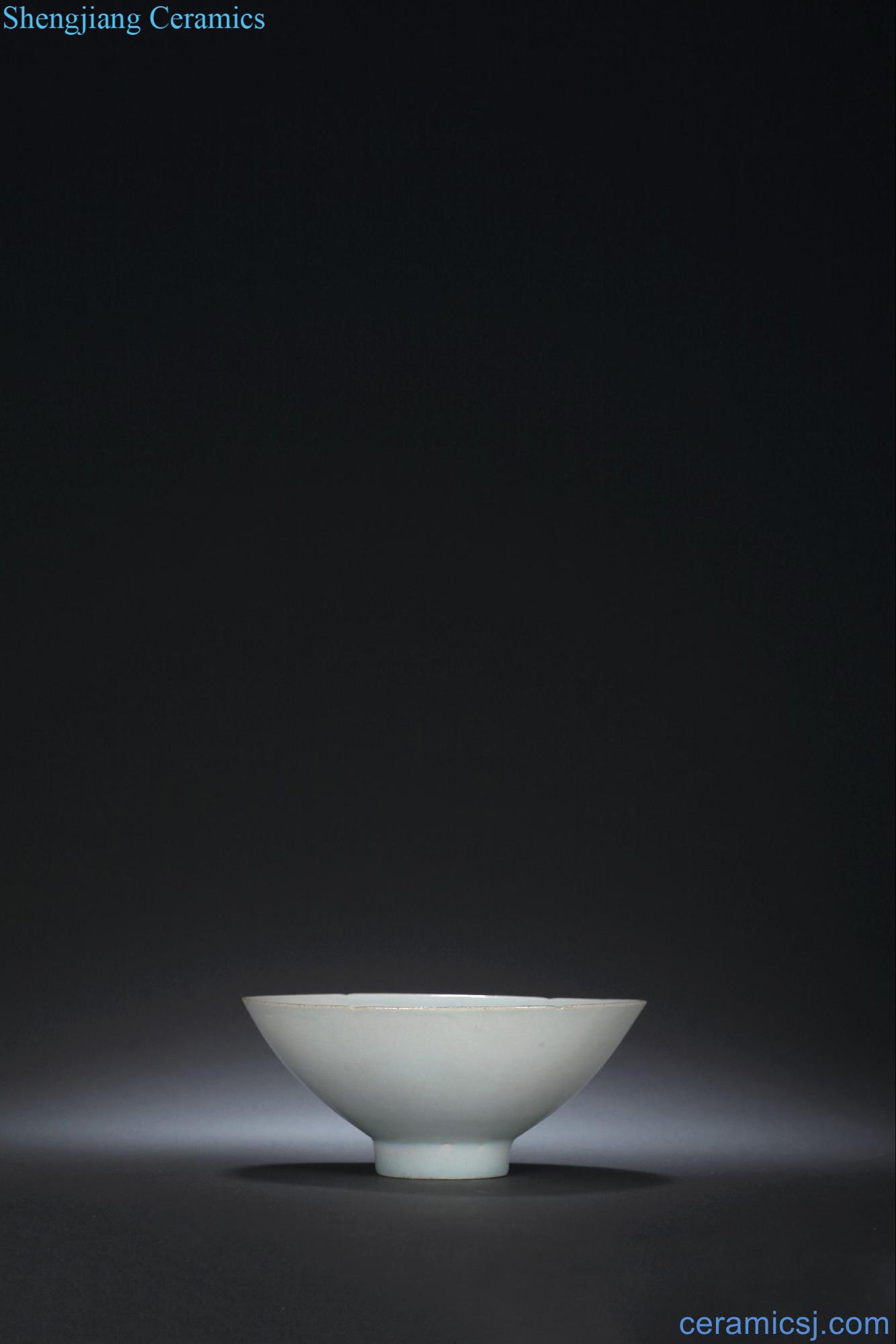 yuan Shadow green engraved floral bowl