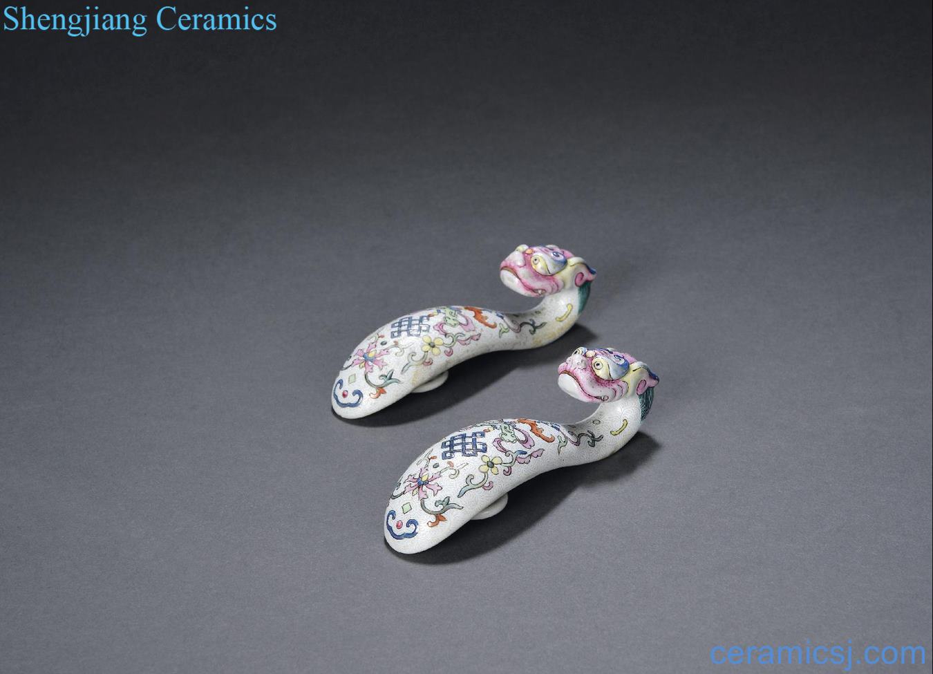 Qing qianlong pastel rolling dragon half hook (a)