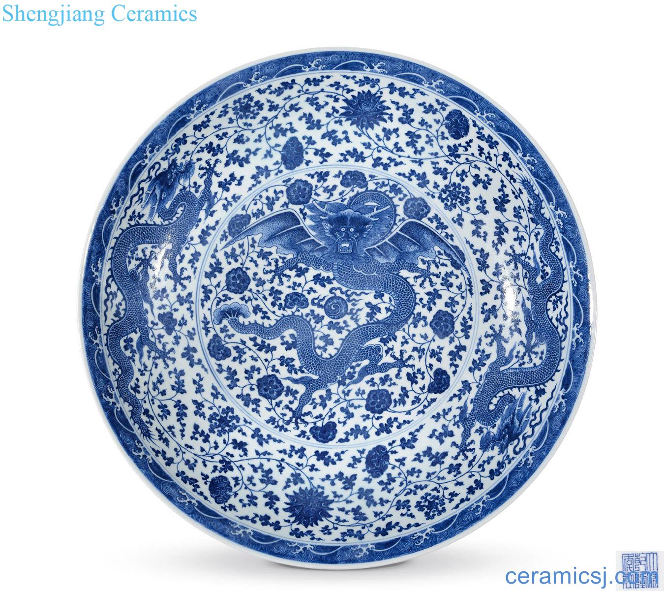 Qing qianlong Blue and white dragon wear pattern plate