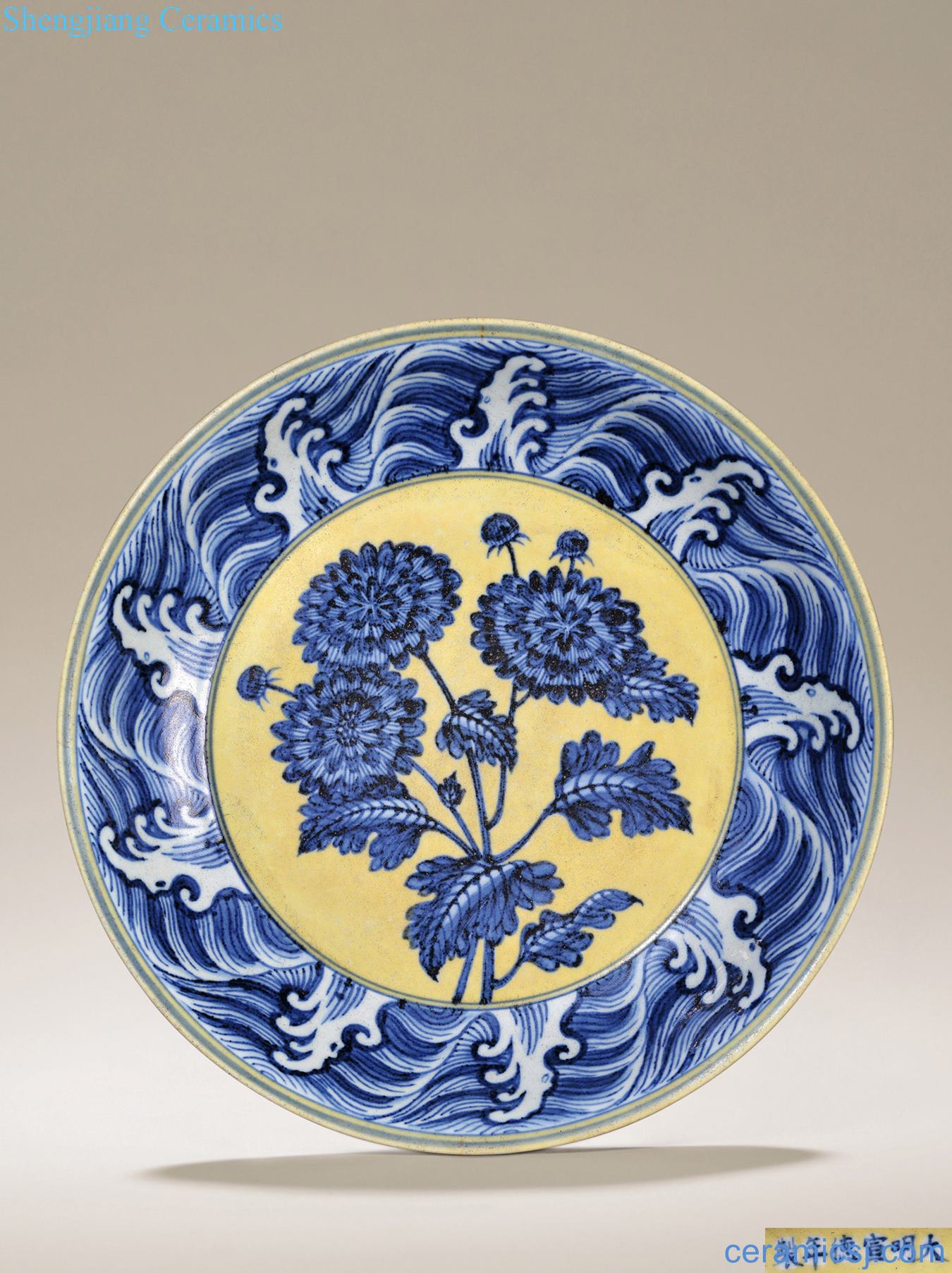 Ming xuande Yellow to blue and white chrysanthemums in the waves to fold the flowers fruit tray