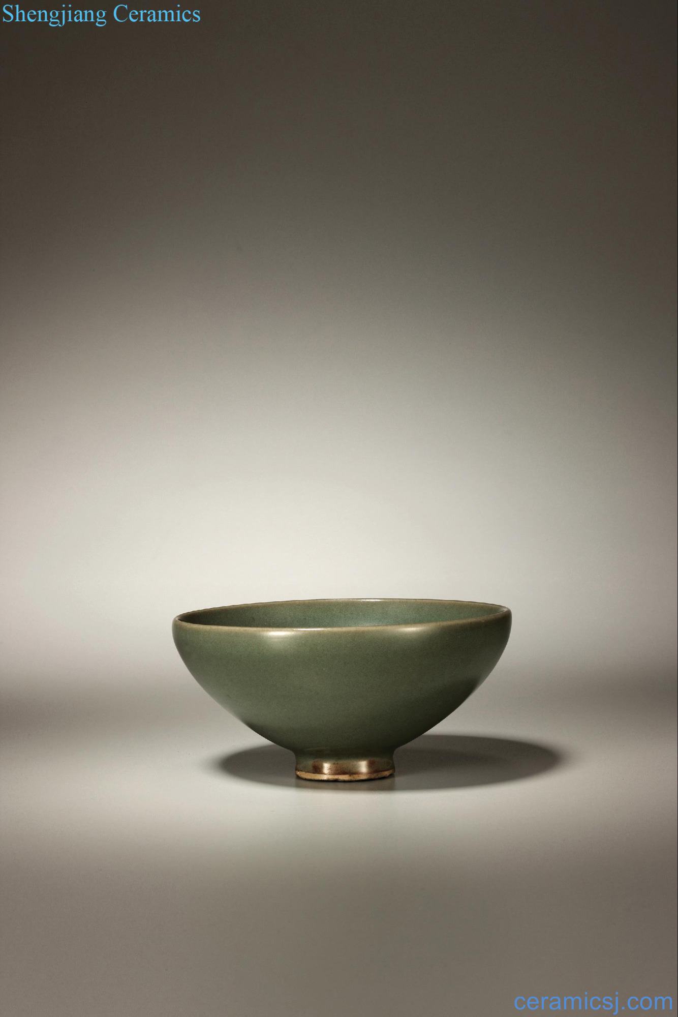 yuan Donggou green glazed bowl