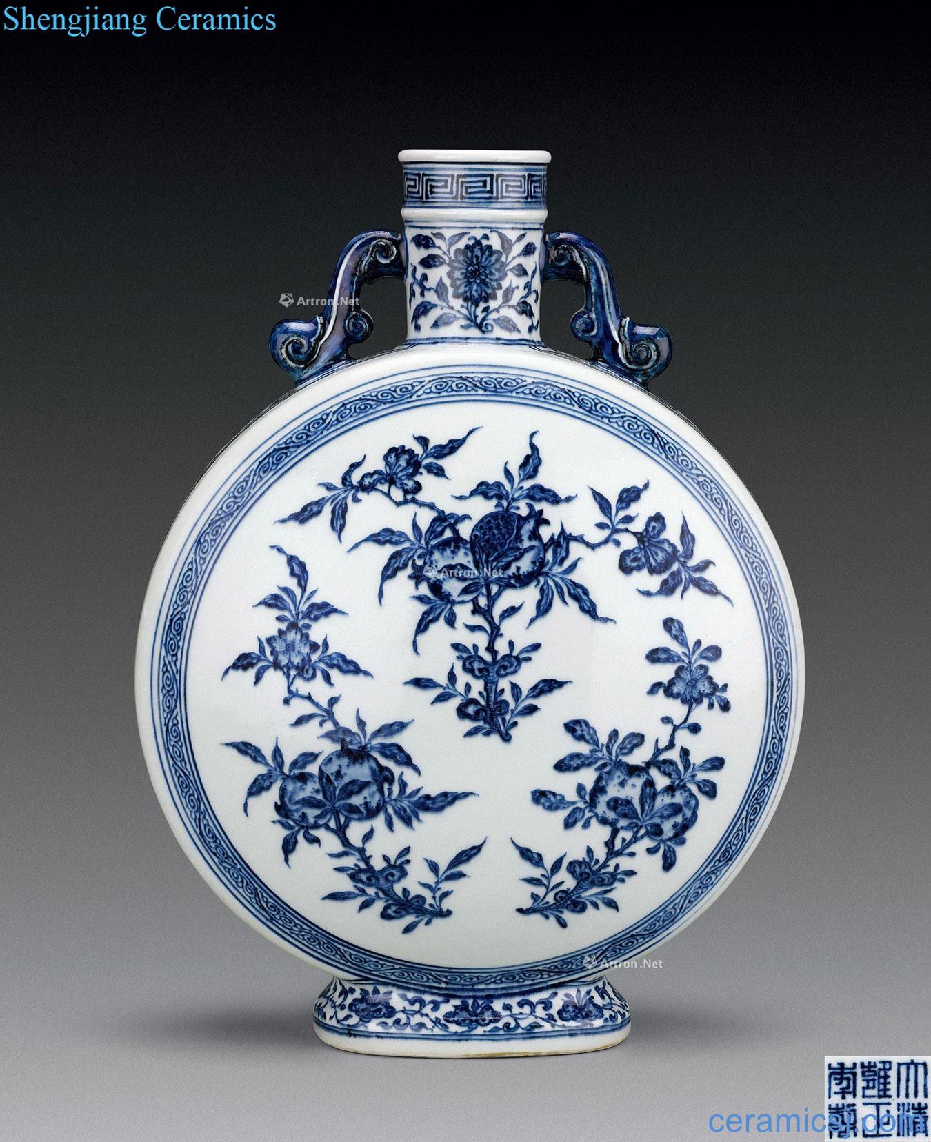 Qing yongzheng about blue and white lines on a bottle