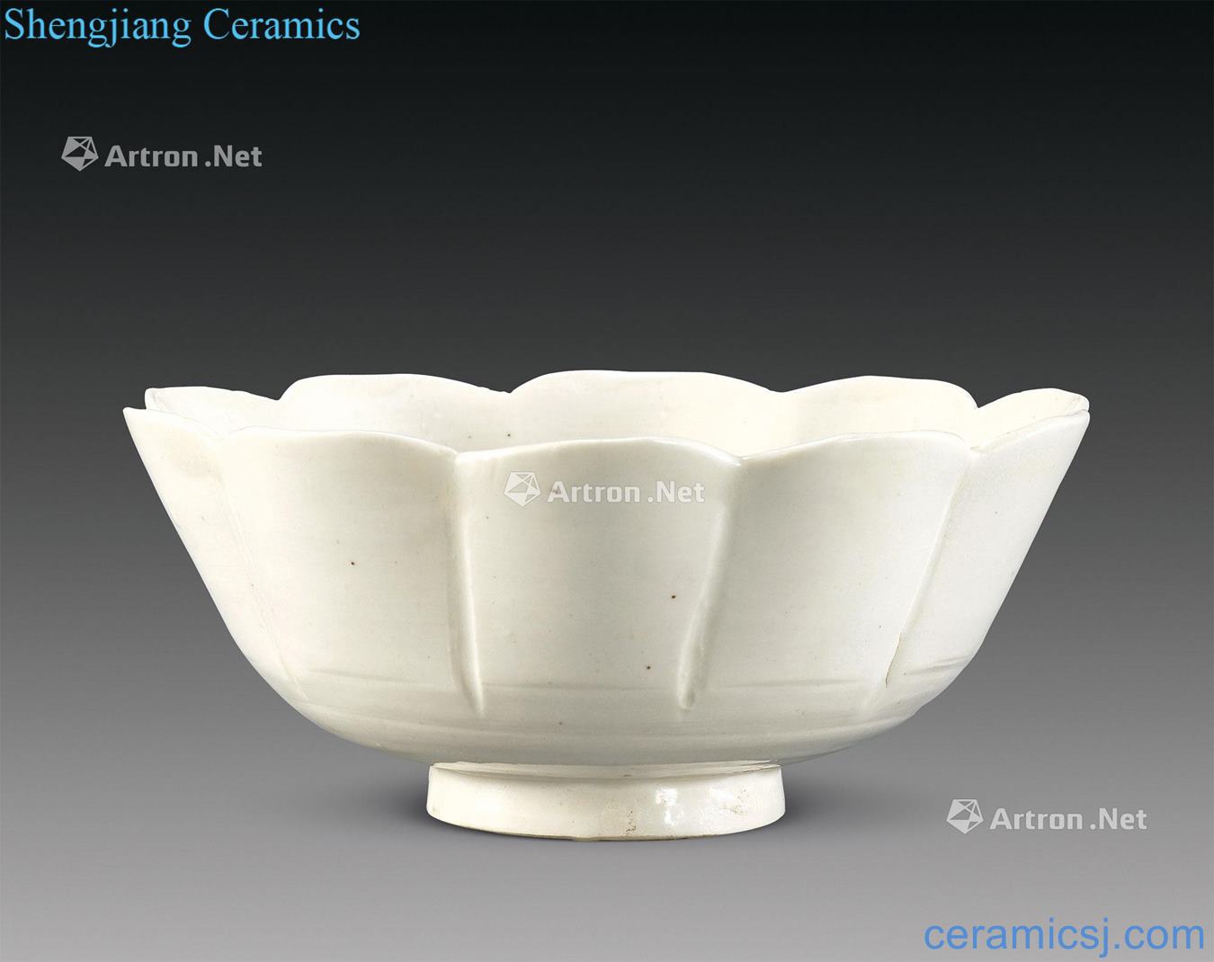 The five dynasties ding kiln officer word flower mouth bowl