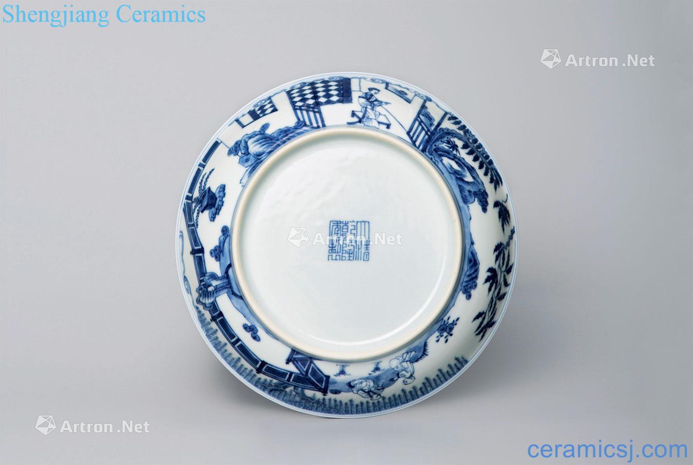 Qing qianlong Blue and white shochiku MeiWen plate