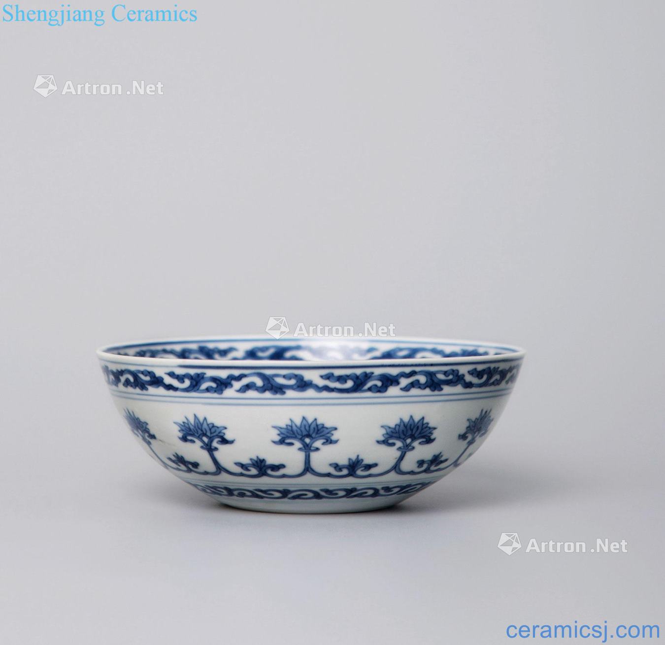 Qing yongzheng Blue and white lotus flower grain lie the foot bowl