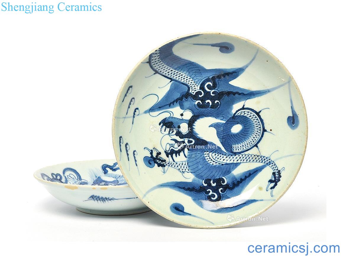 Qing dynasty blue and white dragon disc (2)