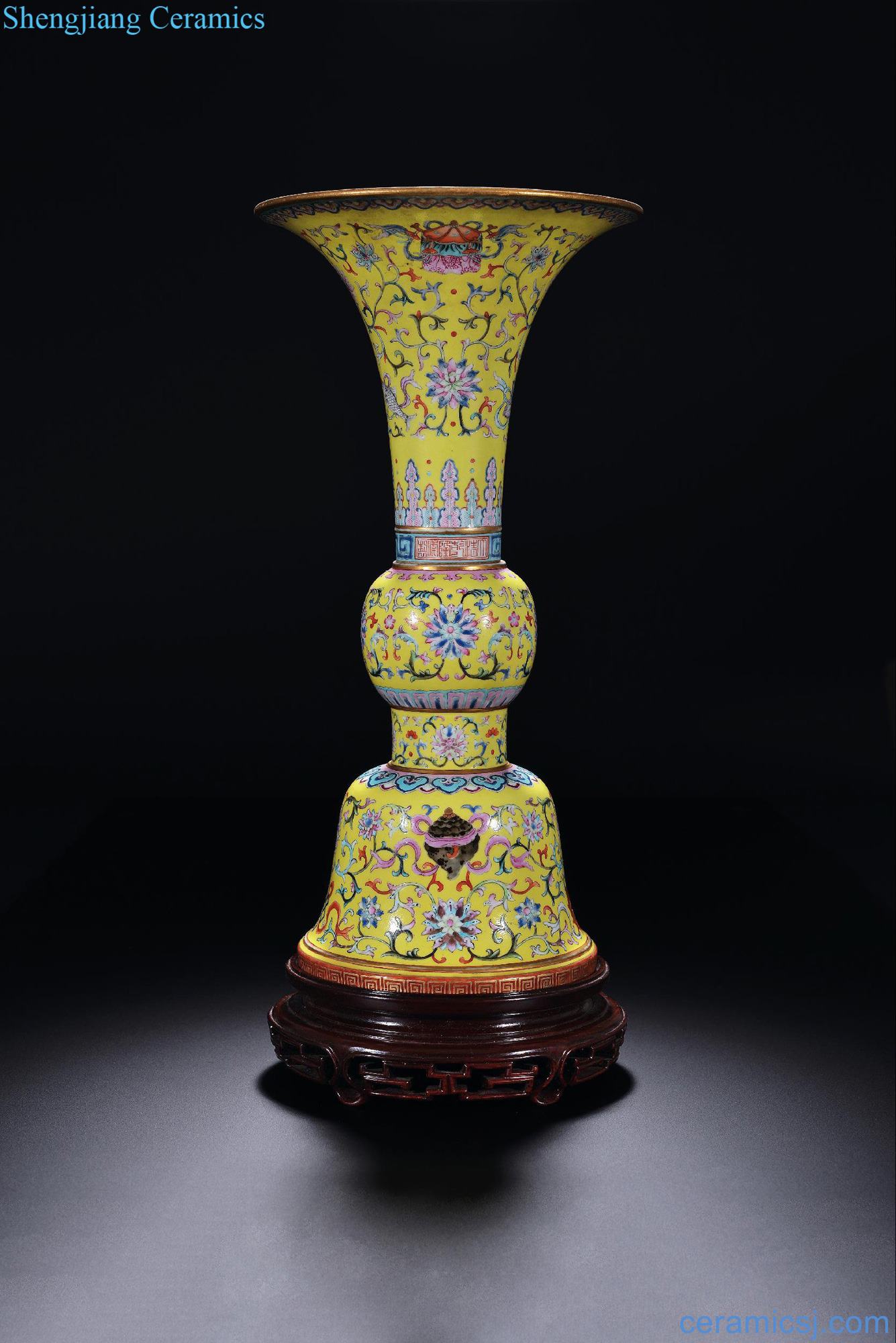 Qing qianlong pastel sweet grain flower vase with yellow