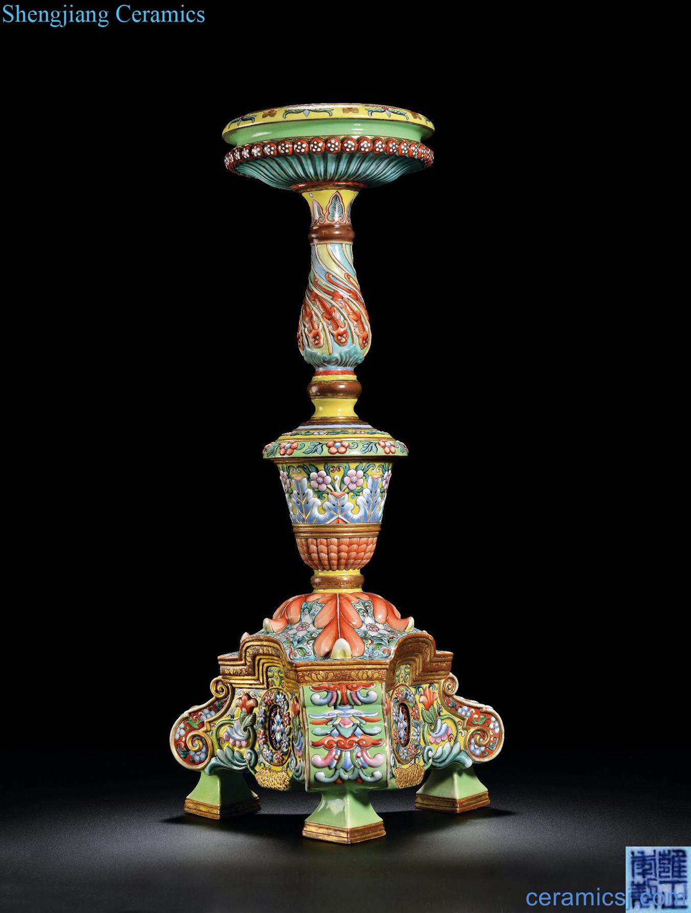 Qing yongzheng drive the color embossed baroque flower therefore flower-stand dragon pattern
