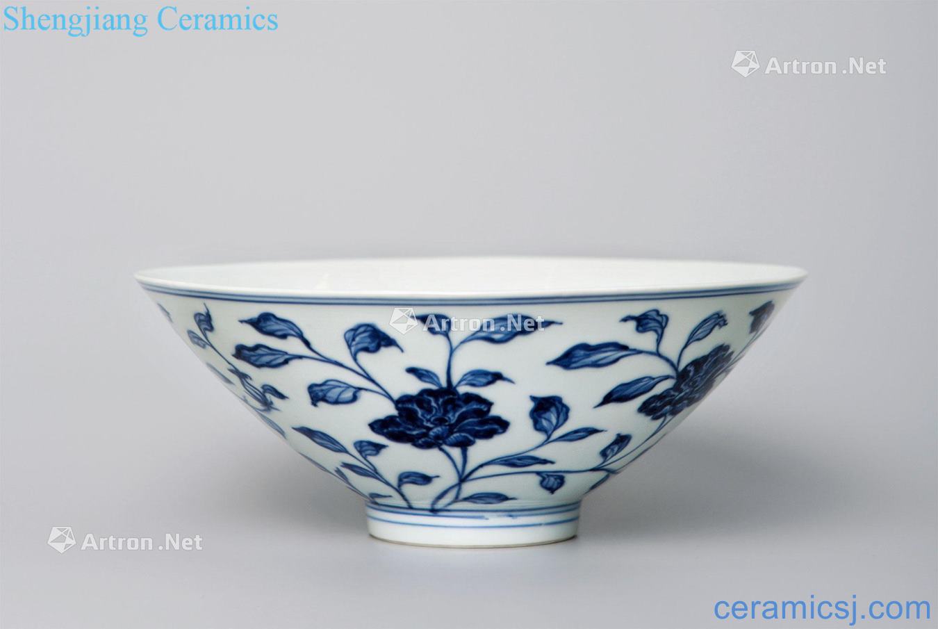 The qing emperor kangxi Blue and white rose pattern hat to bowl