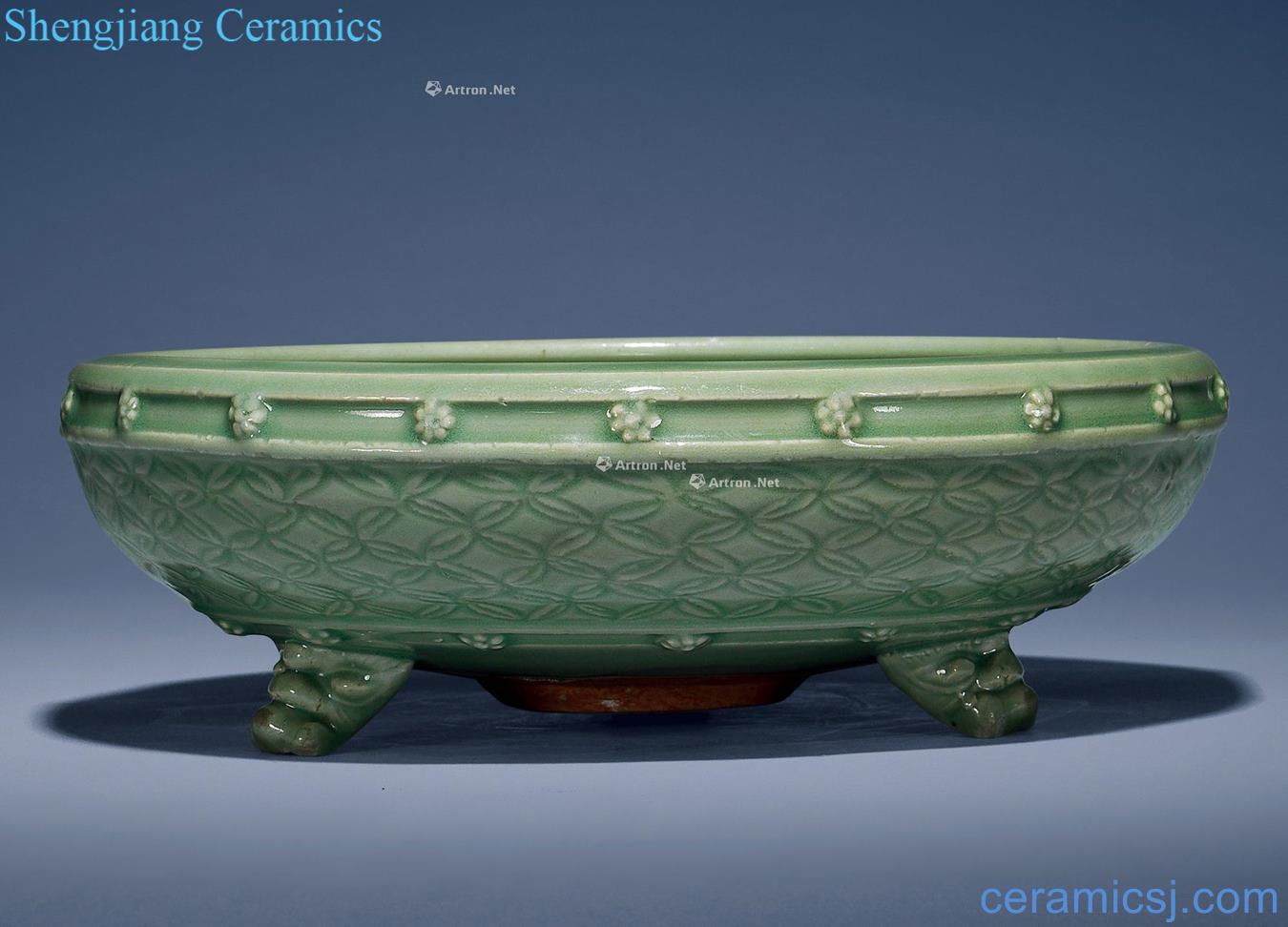 Ming in the 15th century Longquan green glazed carved flower drum nails furnace with three legs