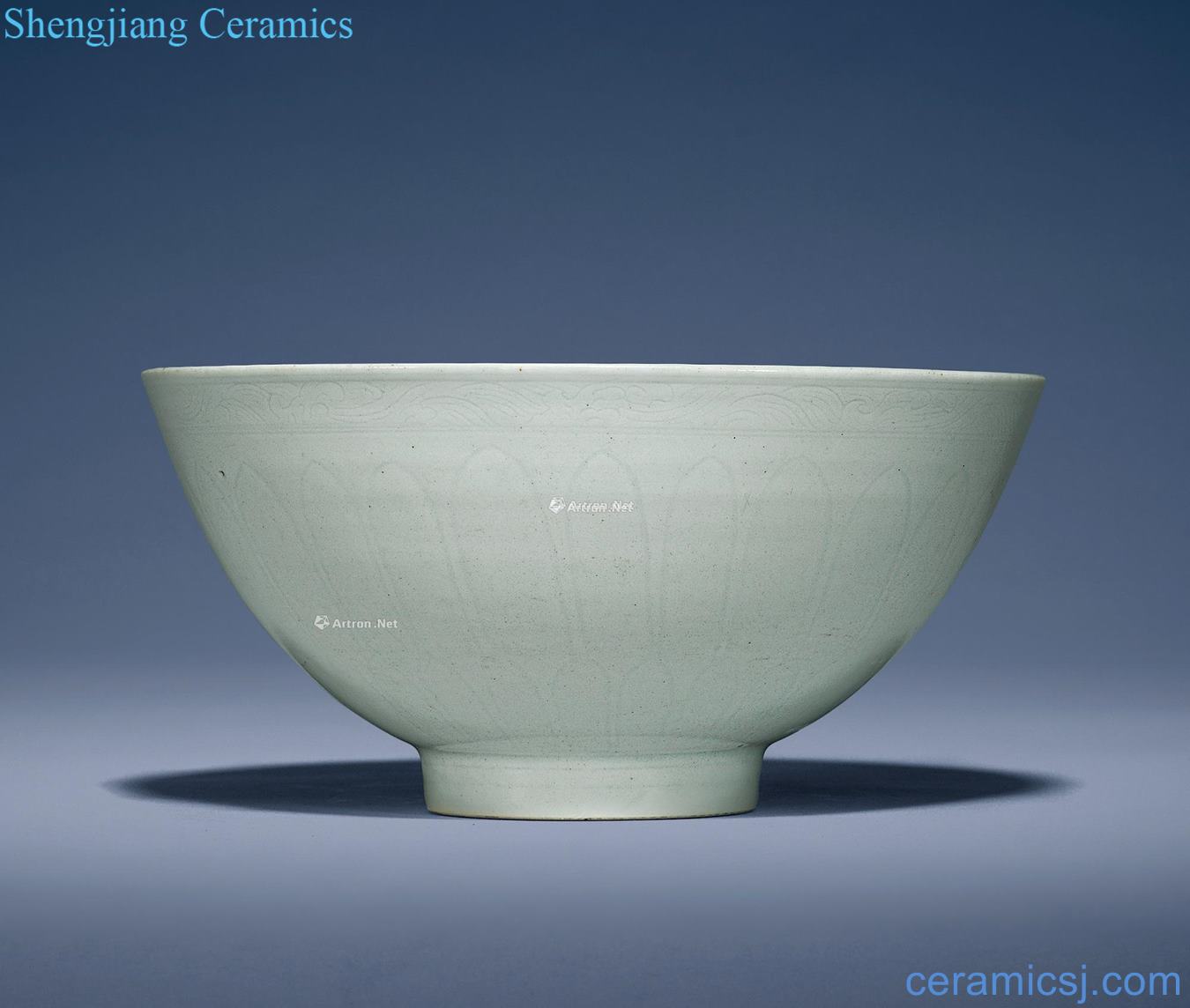 Ming yongle Sweet white glaze shadow lotus seed bowl