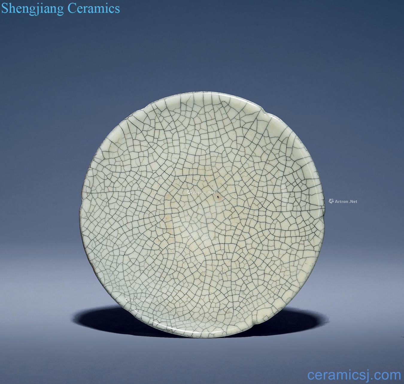 Yuan/Ming Elder brother kiln take oral disc