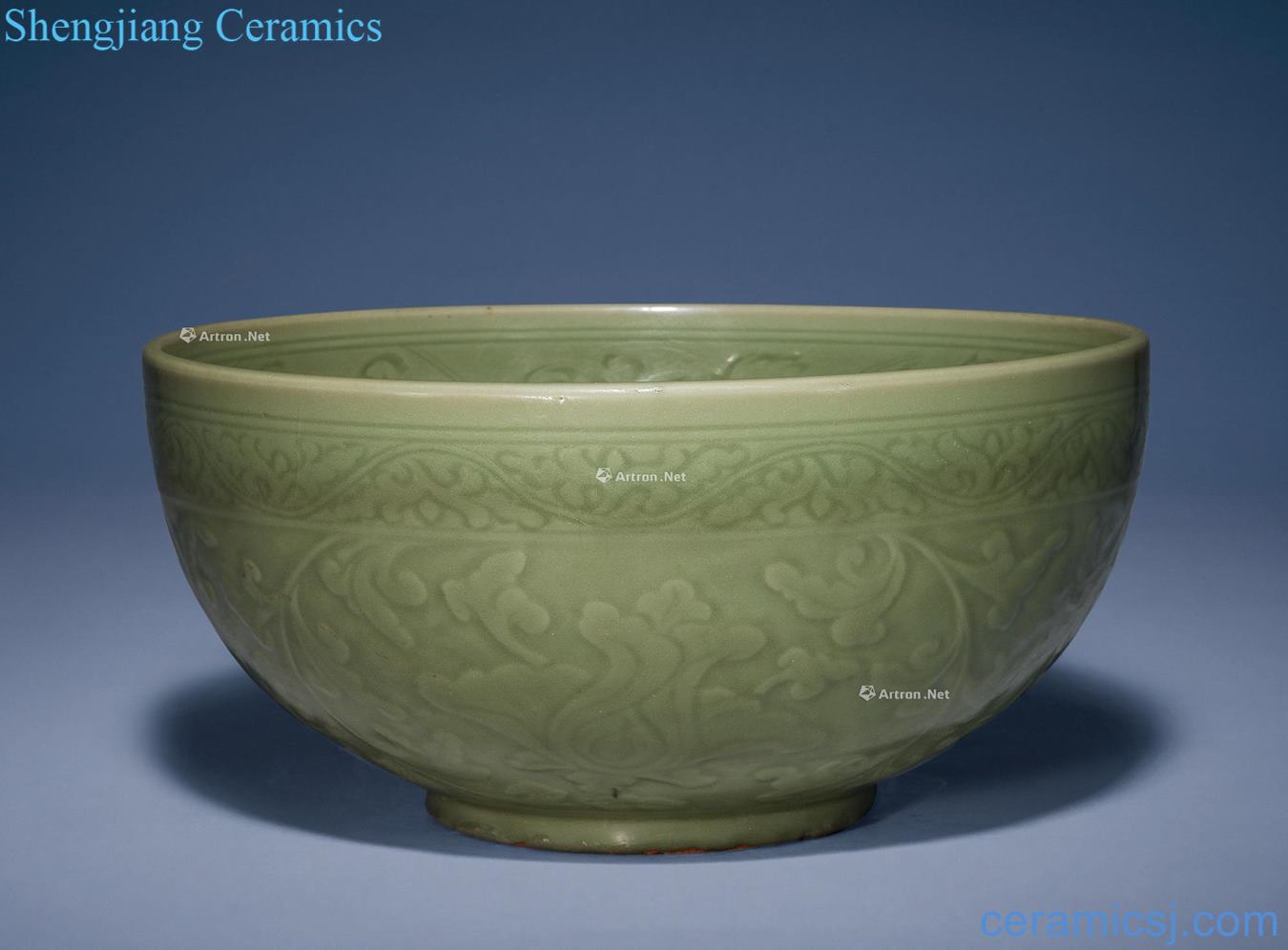 Ming in the 15th century Longquan green glaze carving peony lines large bowl