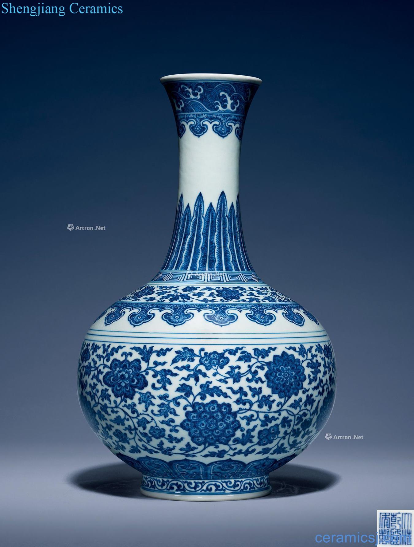 Qing qianlong Blue and white tie up branch lines tree flowers