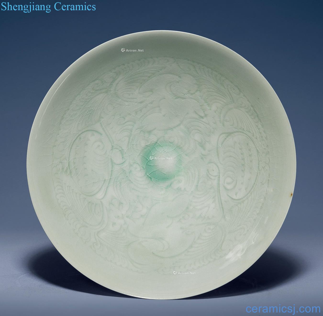 Song green white glazed carved YingXiWen bowl