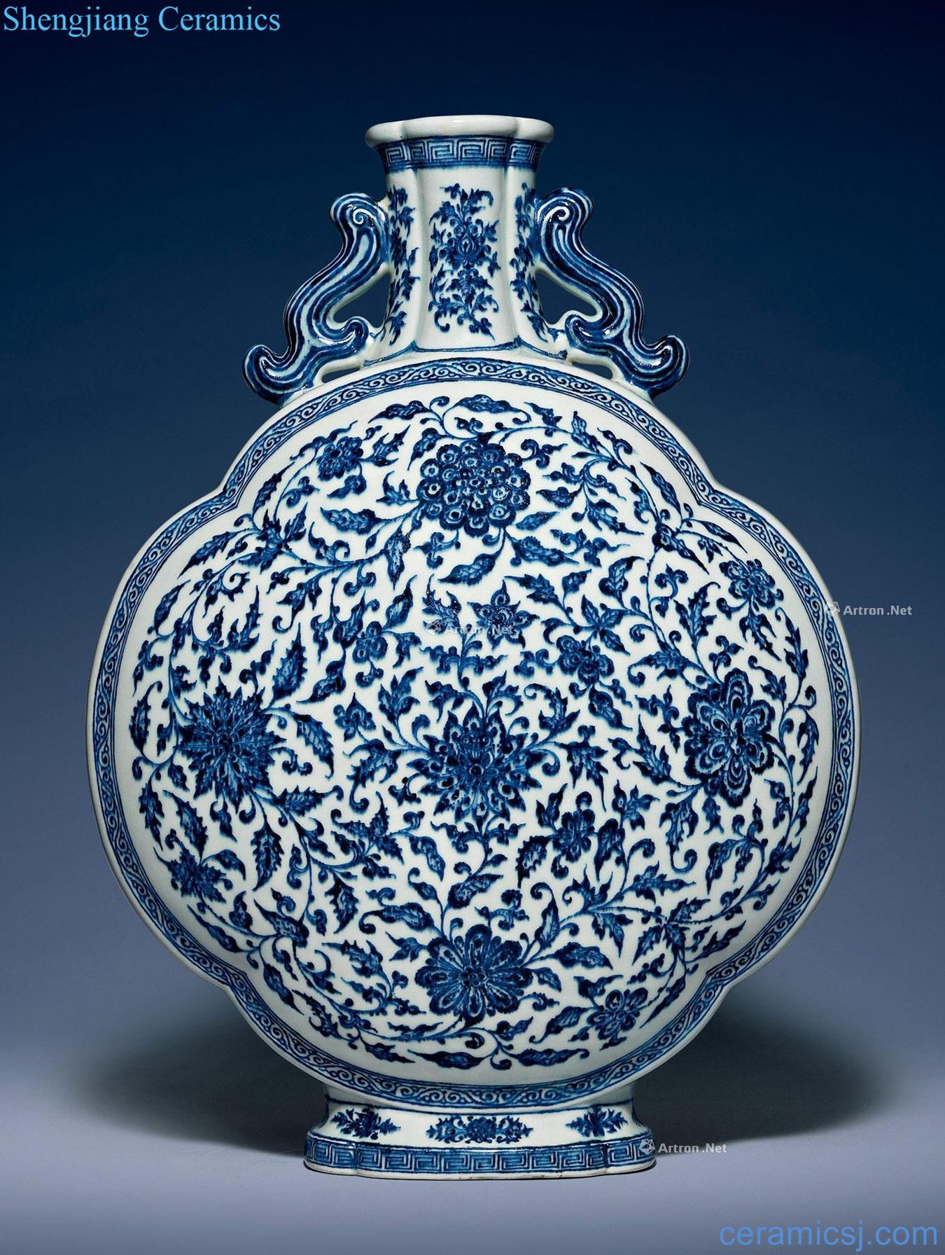 Qing yongzheng Blue and white flower grain haitang type on bottle wrapped branches