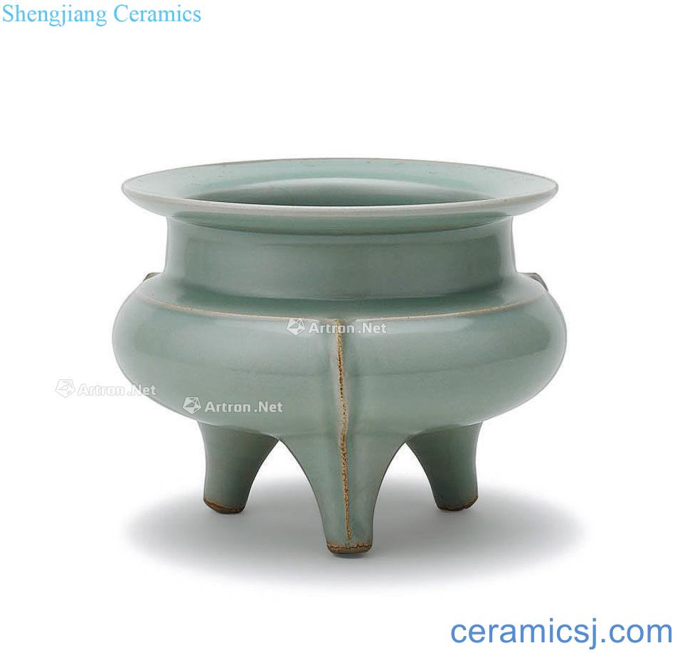 The southern song dynasty longquan celadon Three feet by celadon incense burner