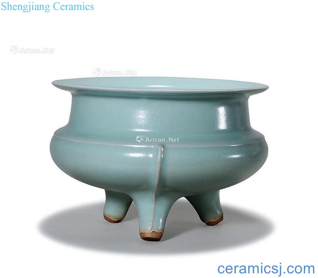 The southern song dynasty longquan celadon Celadon three feet by big censer