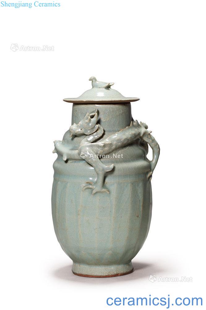 The song dynasty Longquan celadon dragon stick plastic cans