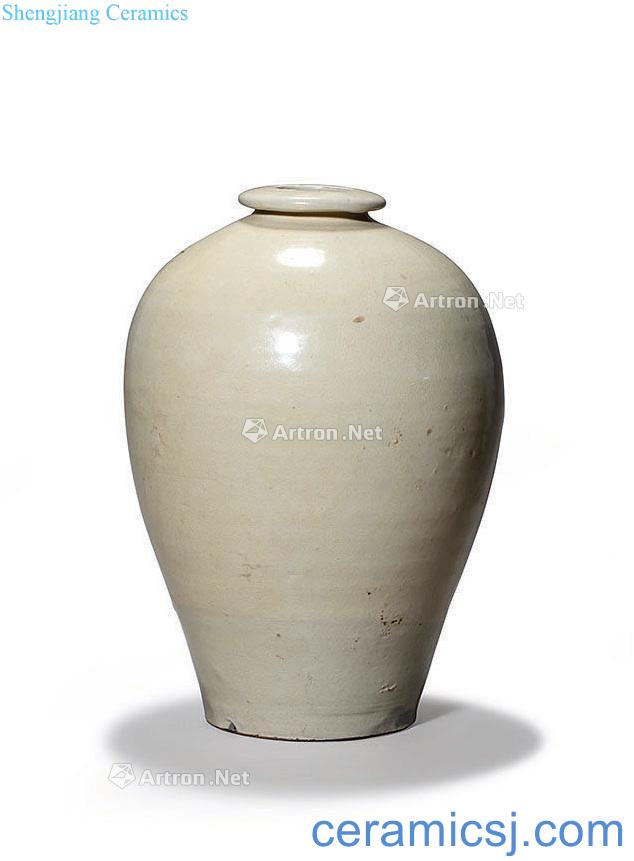 Northern song dynasty kiln in dengfeng White glazed mei bottle