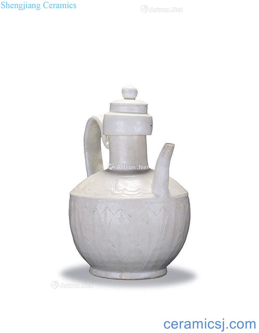 The song dynasty kiln ewer stamps carved decorative pattern