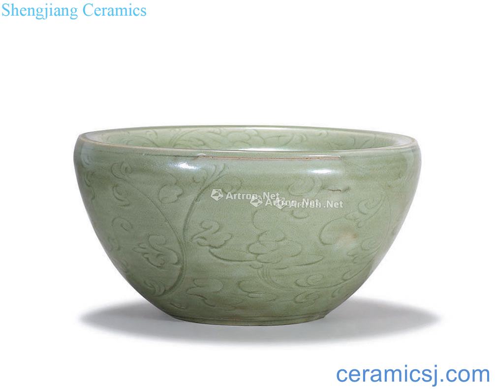 Ming dynasty longquan celadon The bore is clear bowl carved decorative pattern