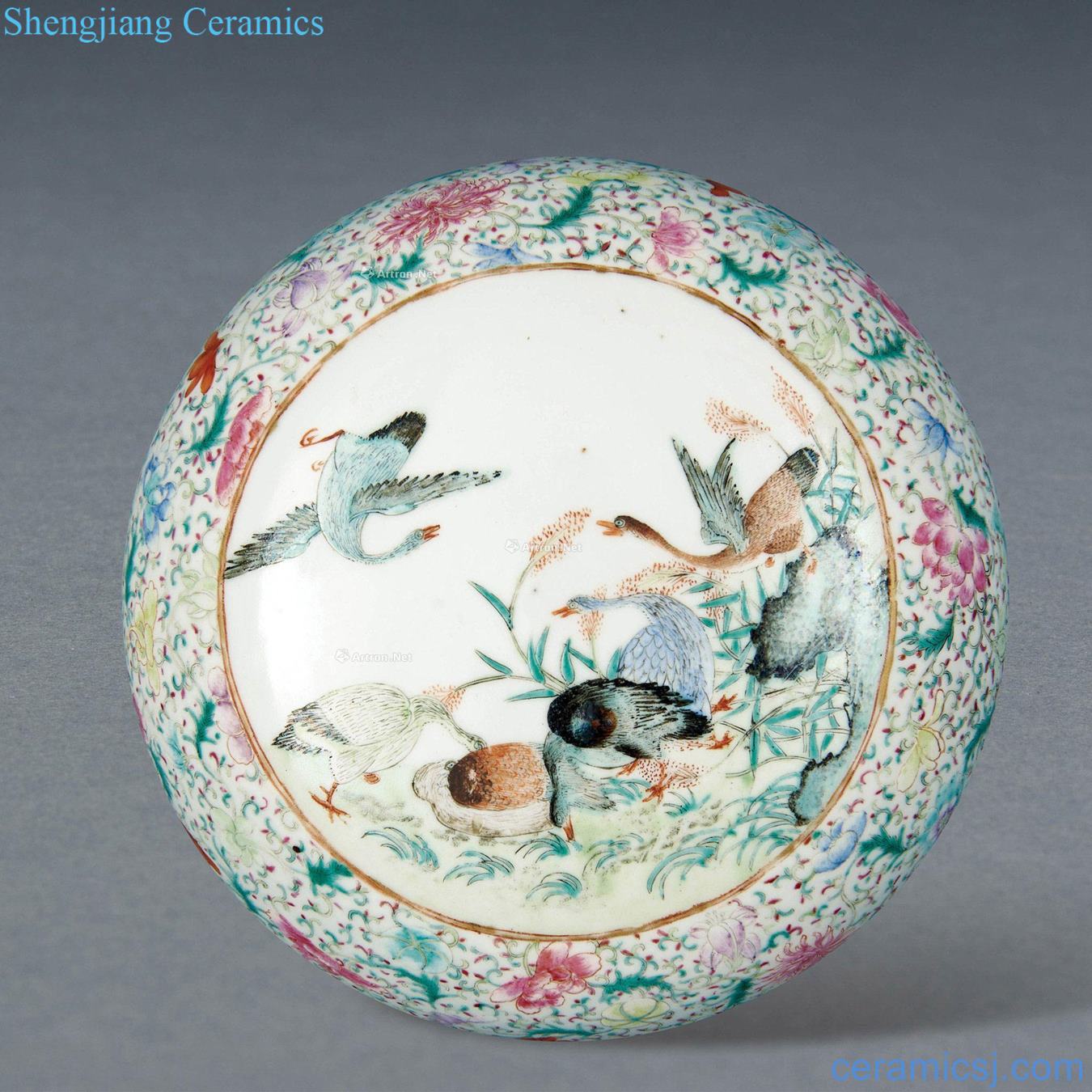 Qing qianlong pastel medallion "suisui peace" box