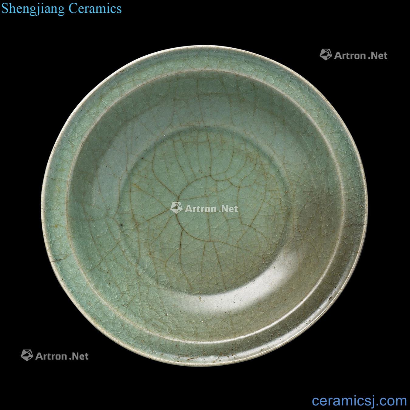 China, the southern song dynasty Longquan imitation officer ice crackle