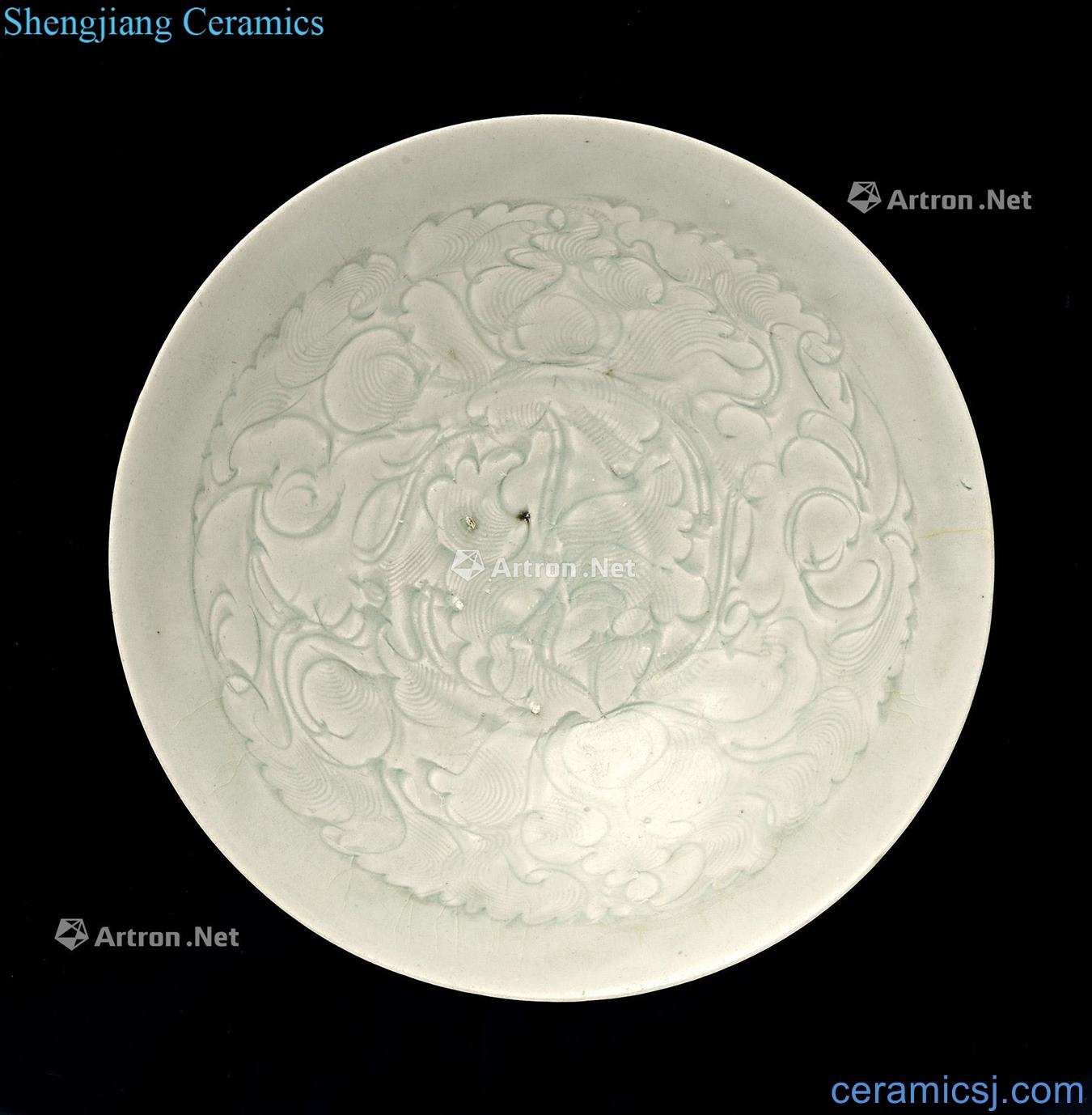 China, the song dynasty Left blue white porcelain kiln carved bowl