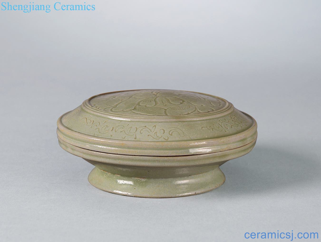 In the northern song dynasty kiln carved powder compact