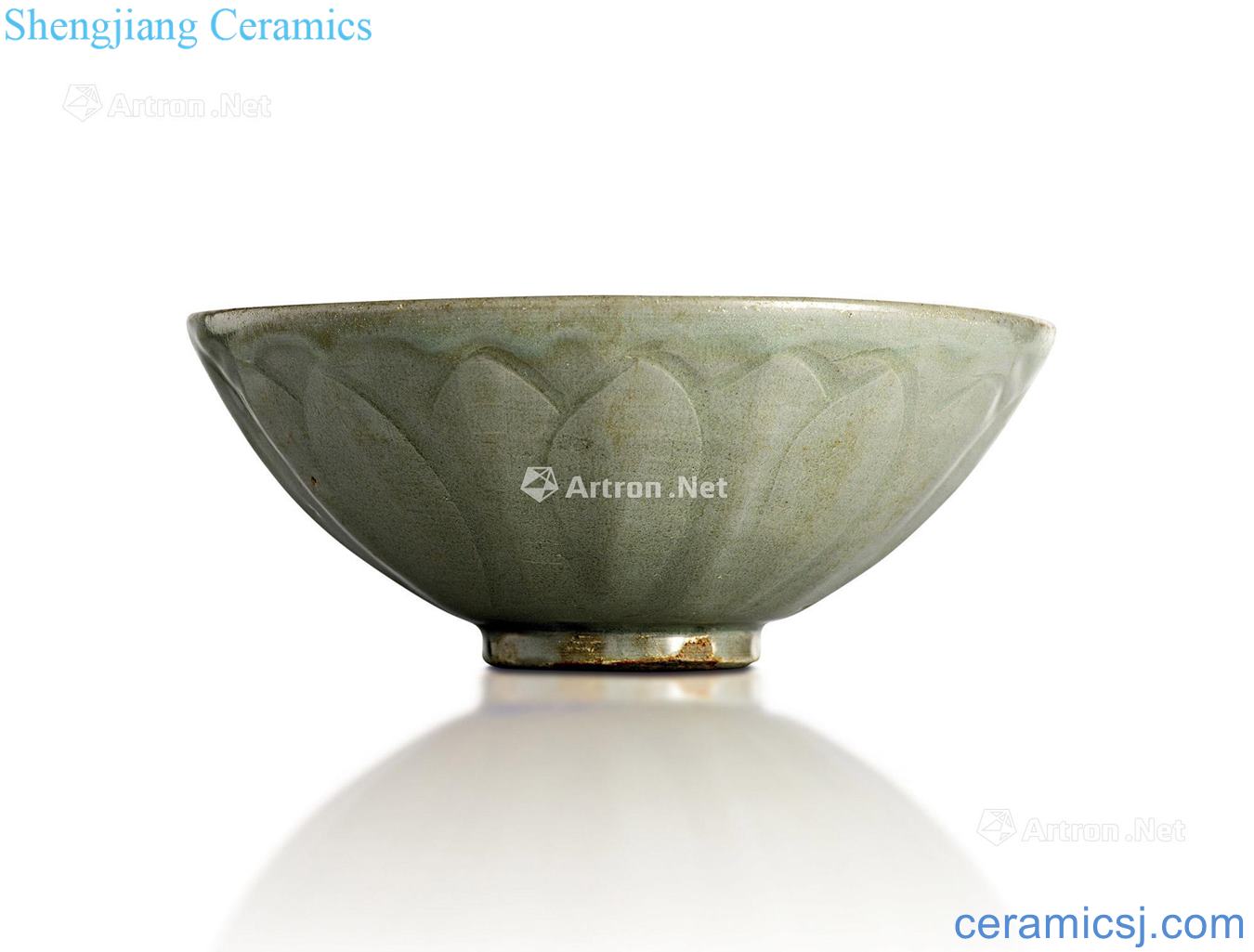 China, the southern song dynasty Longquan celadon chrysanthemum petals green-splashed bowls