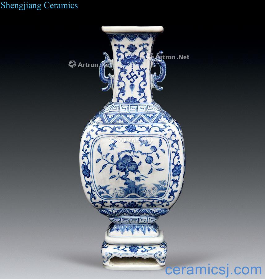 Qing dynasty blue and white hanging bottle