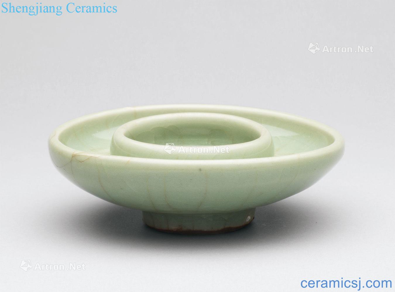 yuan Longquan celadon saucer