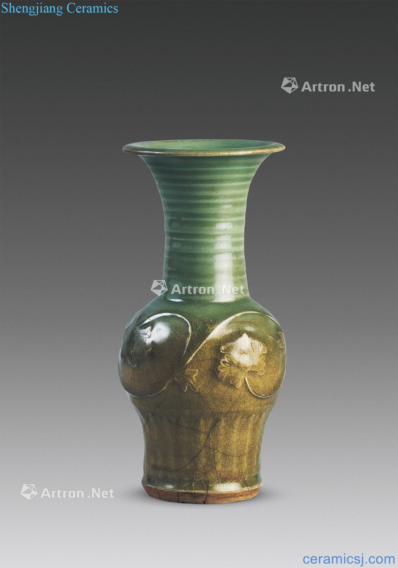 The song dynasty Celadon lotus flower PND tail-on bottle