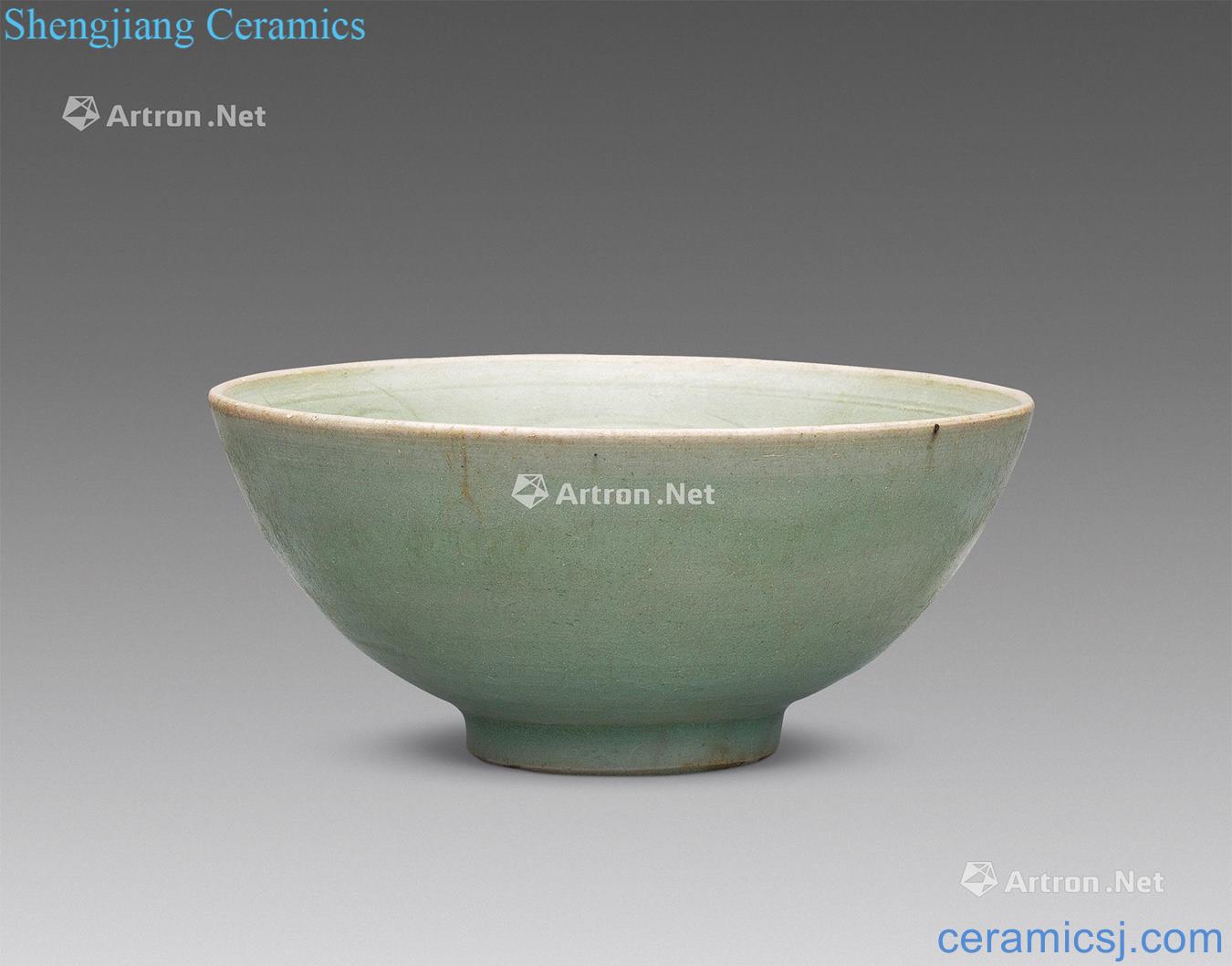 The song dynasty Longquan celadon hand-cut bowl