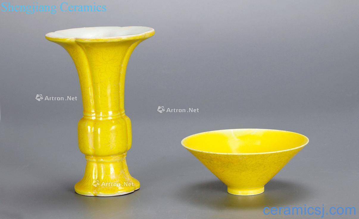 Ming Yellow to dark pattern flower vase with 盌 the doll