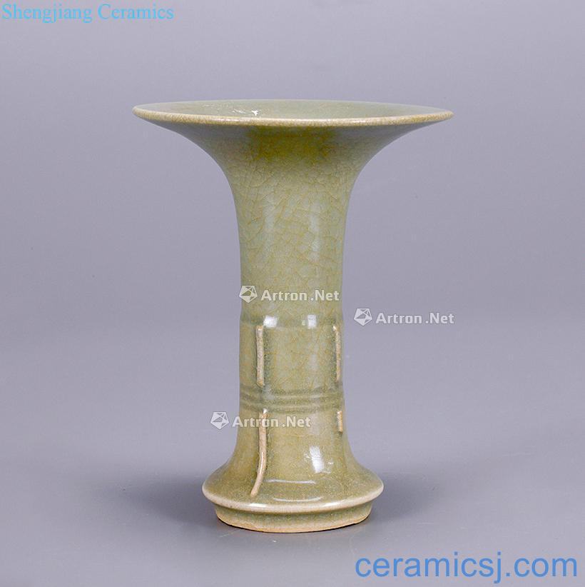 The song dynasty longquan flower vase with