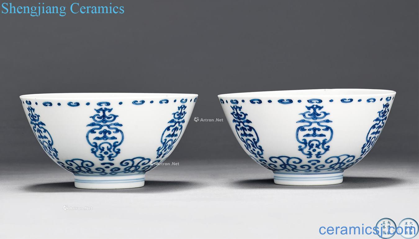 Qing yongzheng Blue and white honeysuckle green-splashed bowls (a)