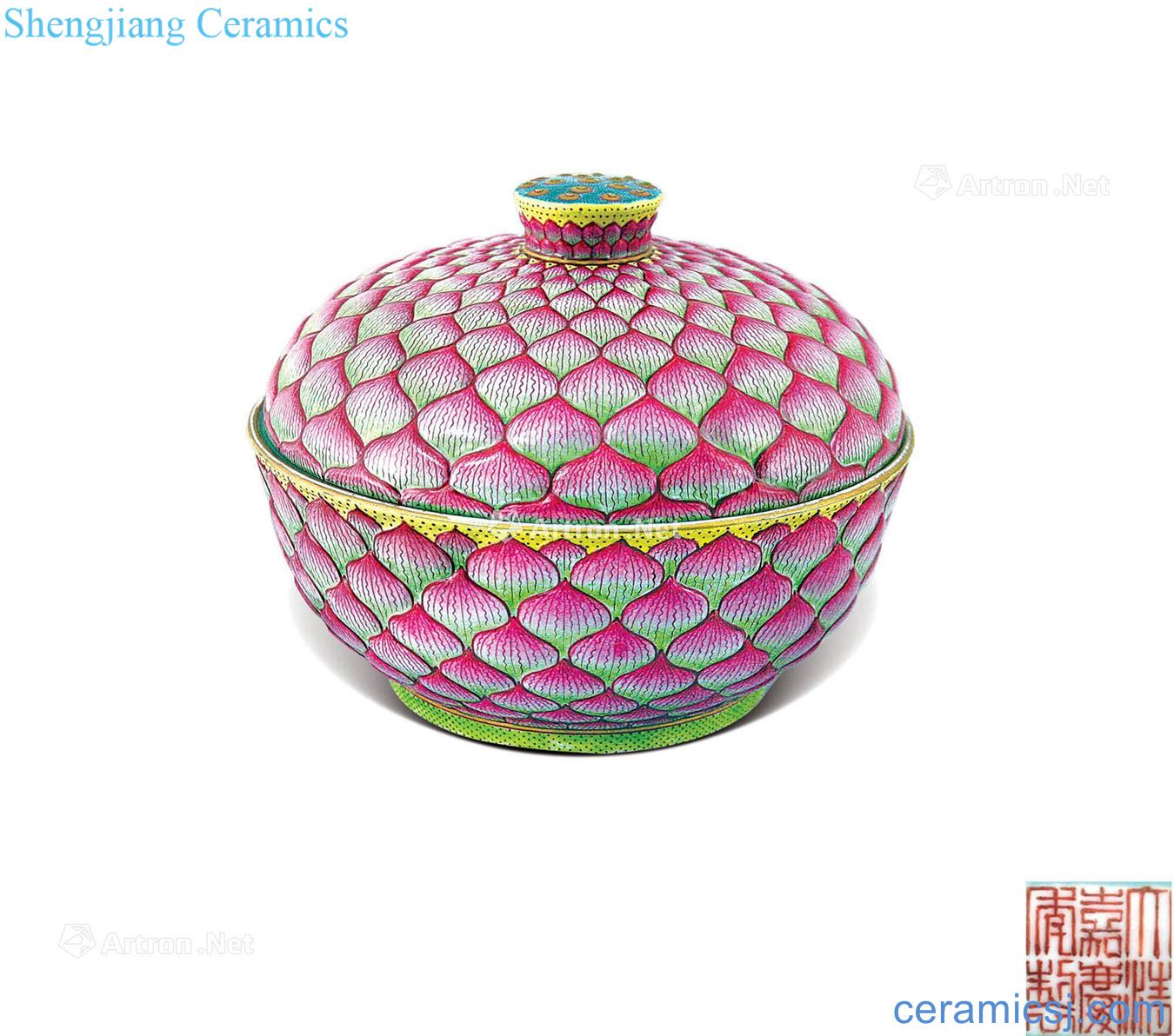 Qing jiaqing pastel lotus-shaped lines cover box