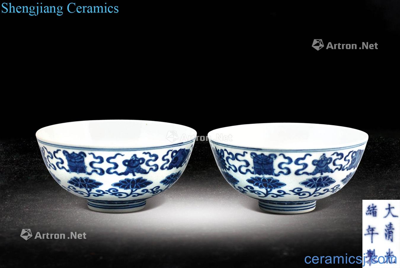qing Blue and white sweet green-splashed bowls (a)