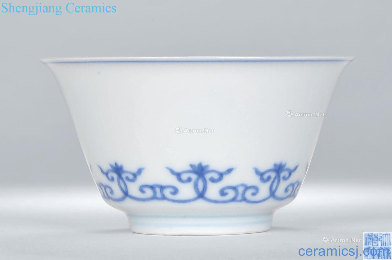Qing qianlong Imperial kiln porcelain consistent set of lines