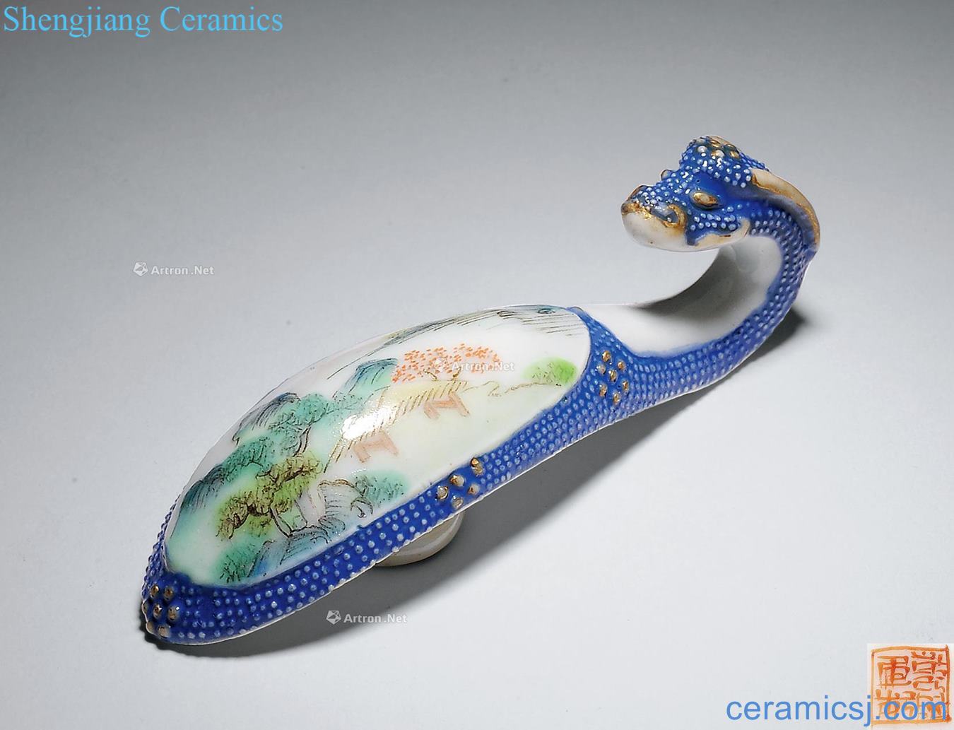 Qing qianlong pastel pearl medallion landscape pattern dragon hook