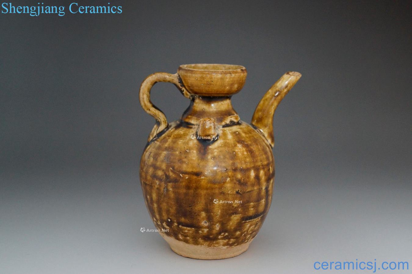 The song dynasty Jizhou kiln sauce glaze ewer