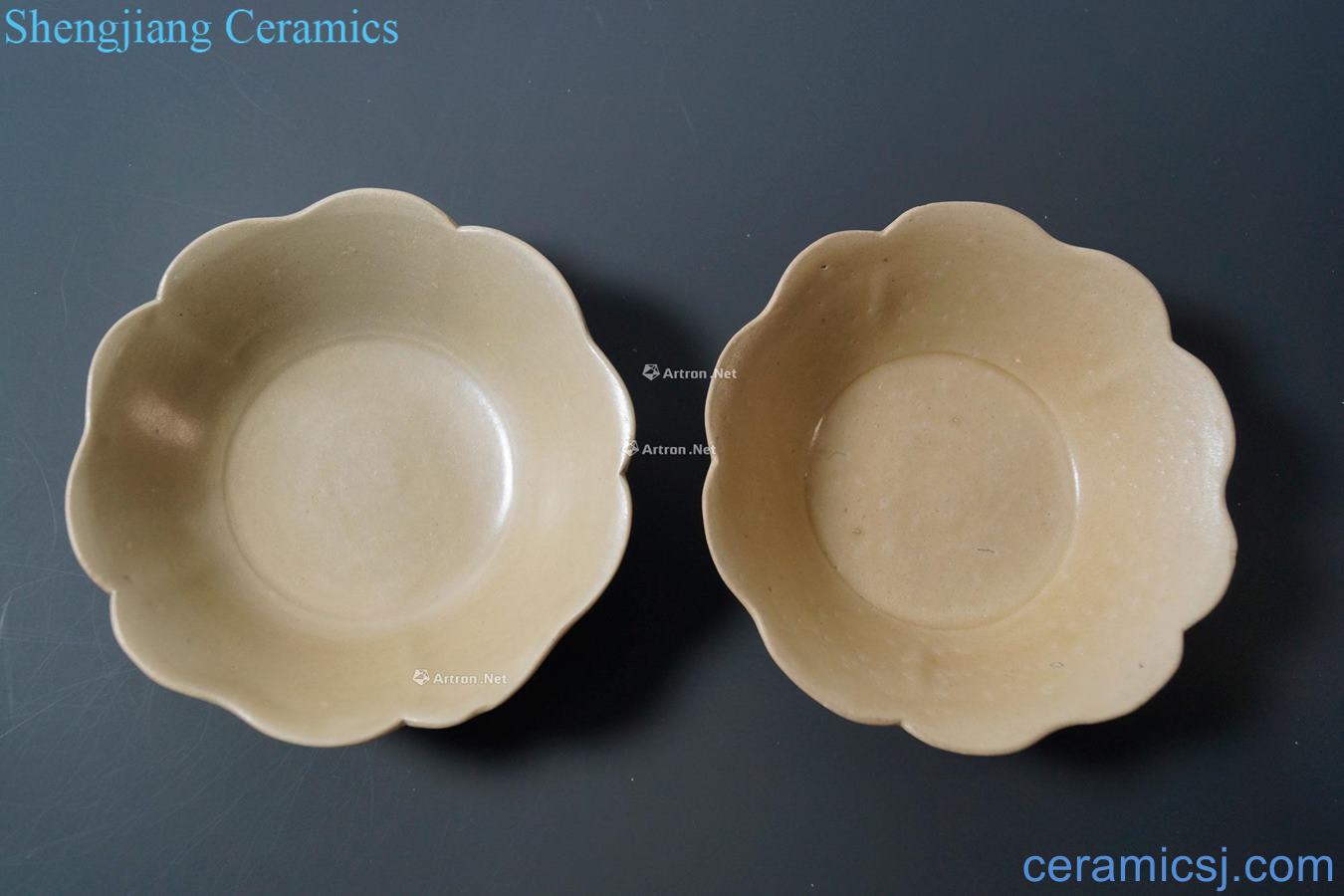 Tang, the kiln mouth flower disc (a)