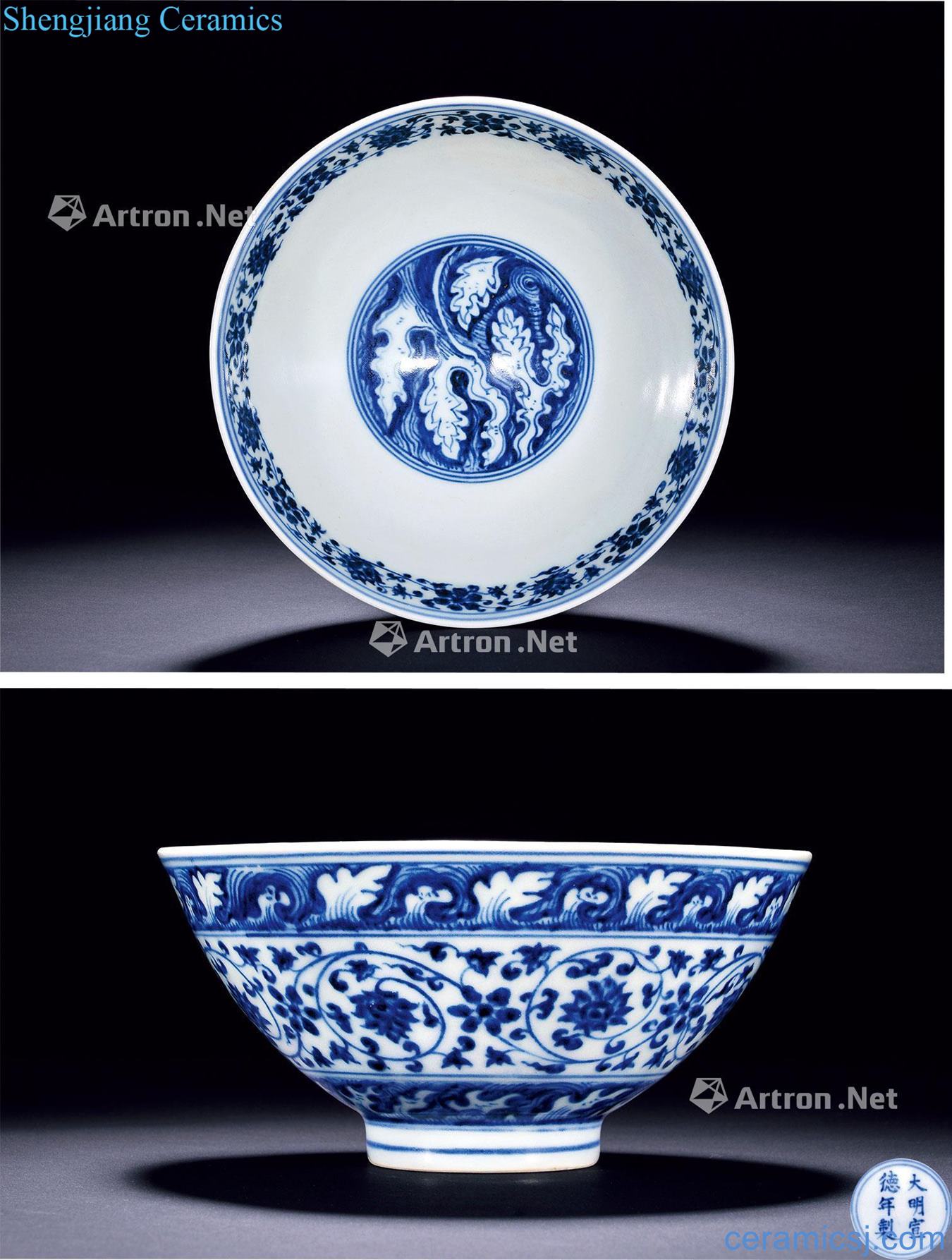 Ming xuande Kiln blue-and-white sea tangle branch lotus green-splashed bowls